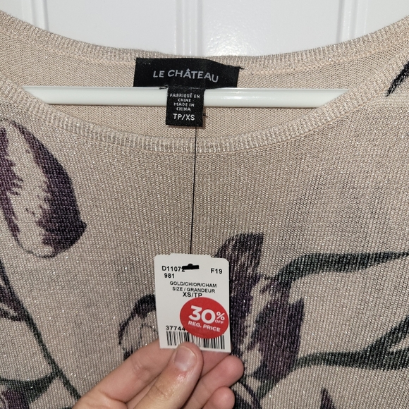 Le Chateau top - Picture 5 of 5